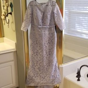 NWT IZILADY Floor length lace dress.